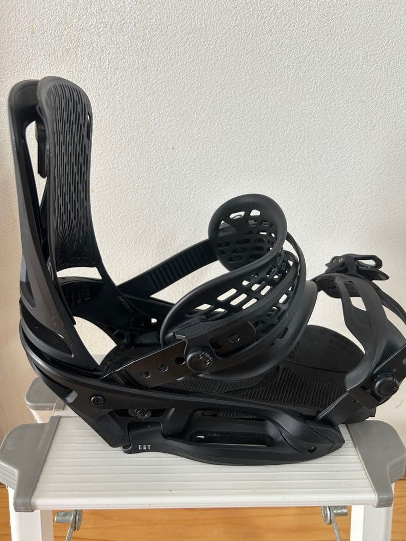 バートン(2024）スノーボード バインディング ジェネシス EST サイズM