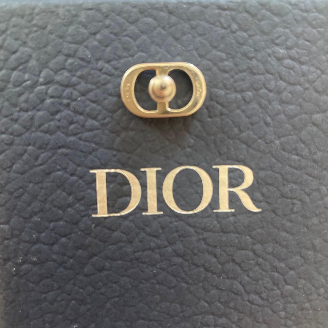 DIOR 片耳　ピアス　新品