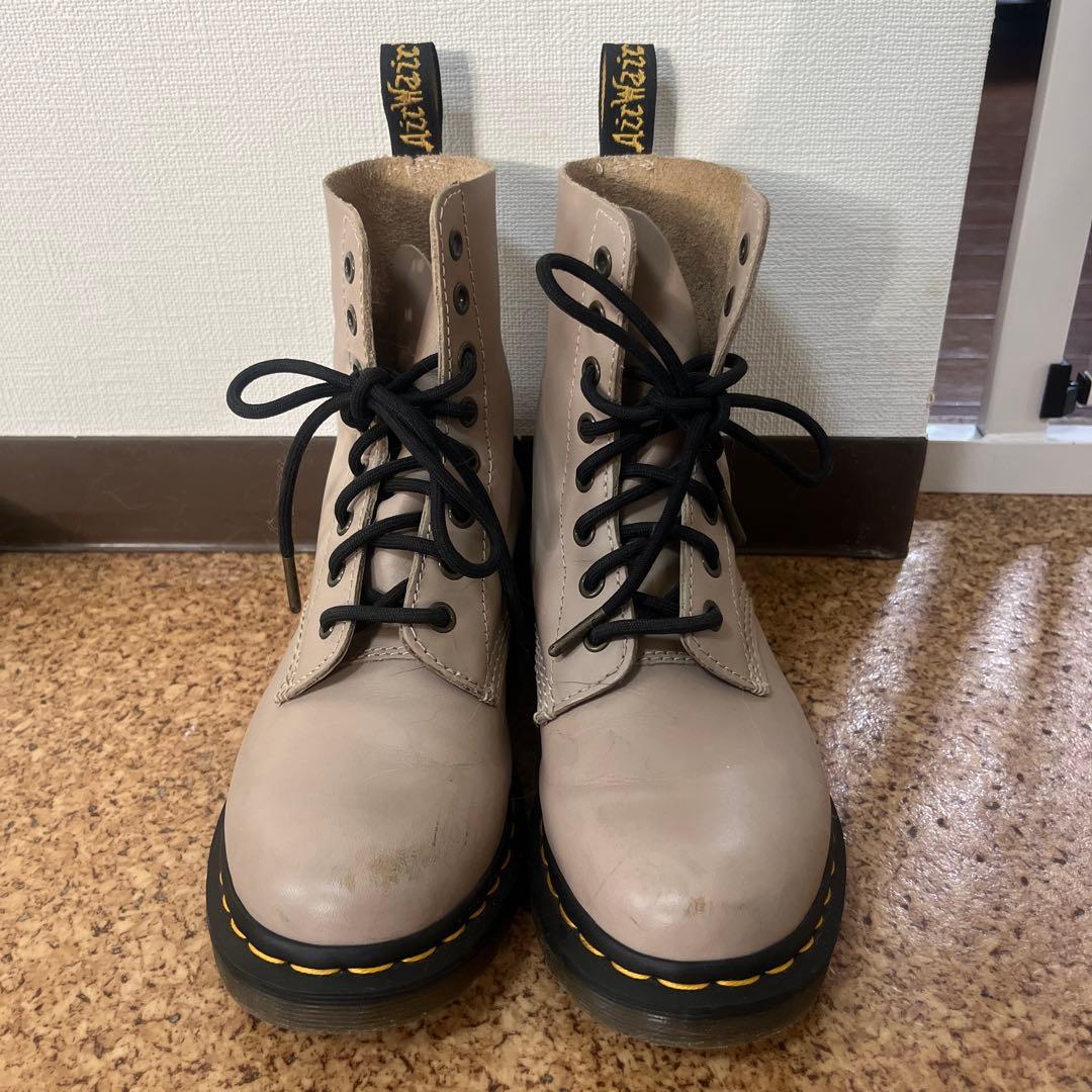 Dr. Martens ベージュ ハイカットブーツ