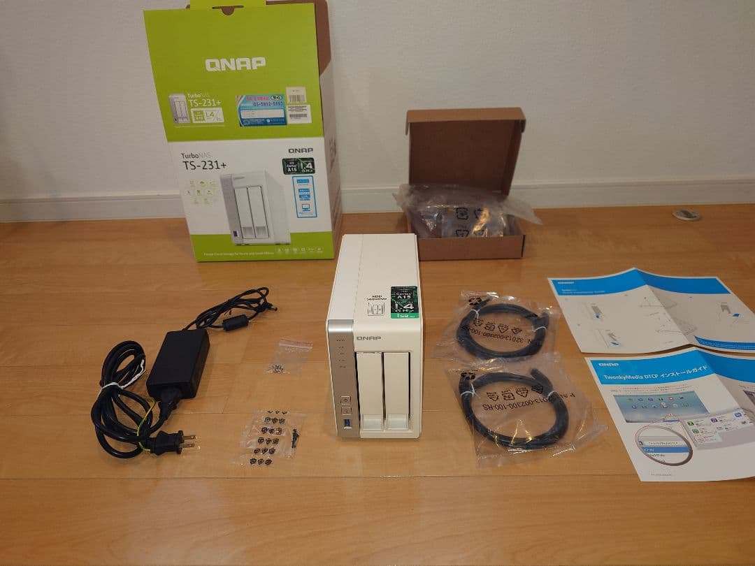 QNAP TS-231+ NAS 本体・付属品一式