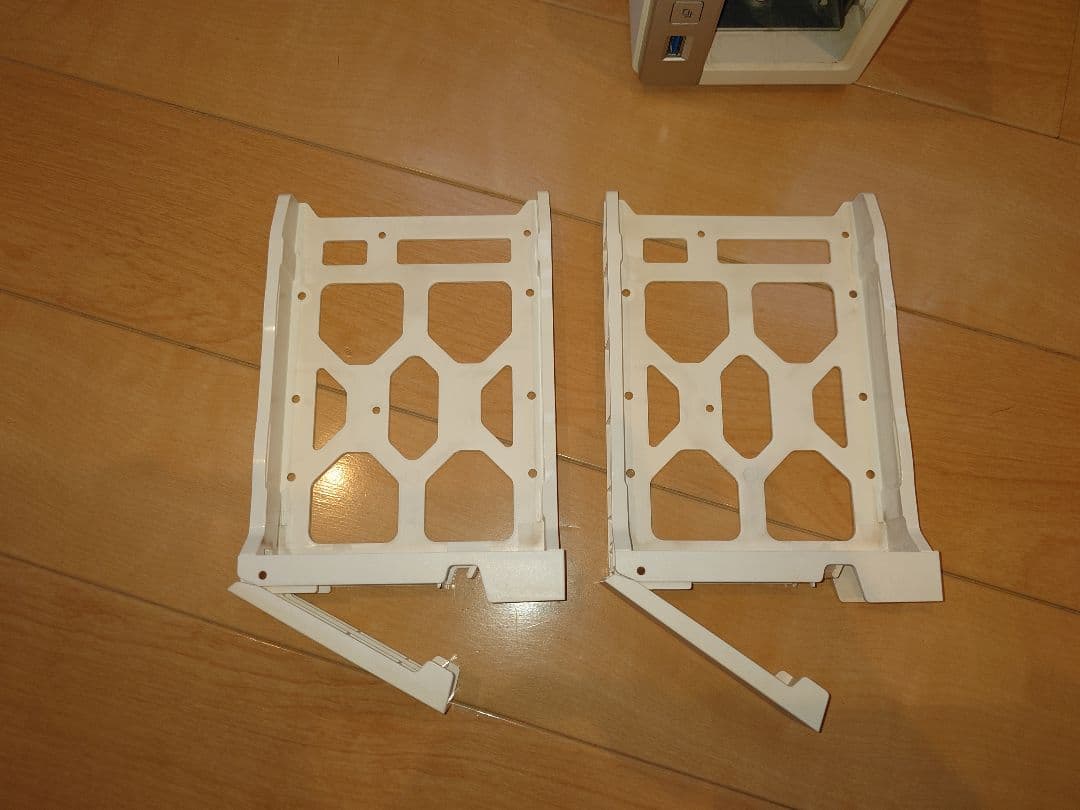 QNAP TS-231+ NAS 本体・付属品一式