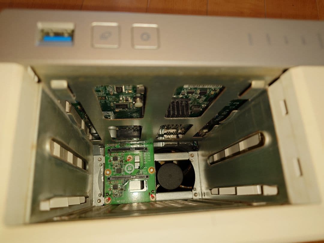 QNAP TS-231+ NAS 本体・付属品一式