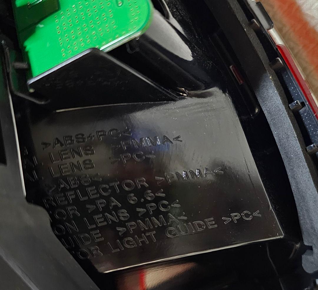 [MINI テールランプ 左側 赤 7297413-13 xm20