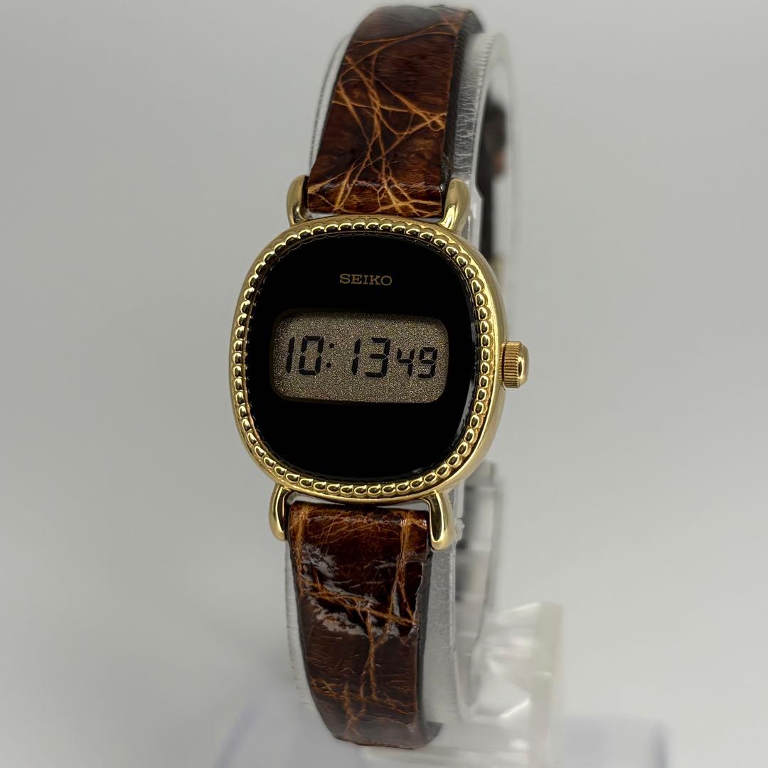 デッドストック品 SEIKO セイコー デジタルレディス QZ腕時計 電池交換済