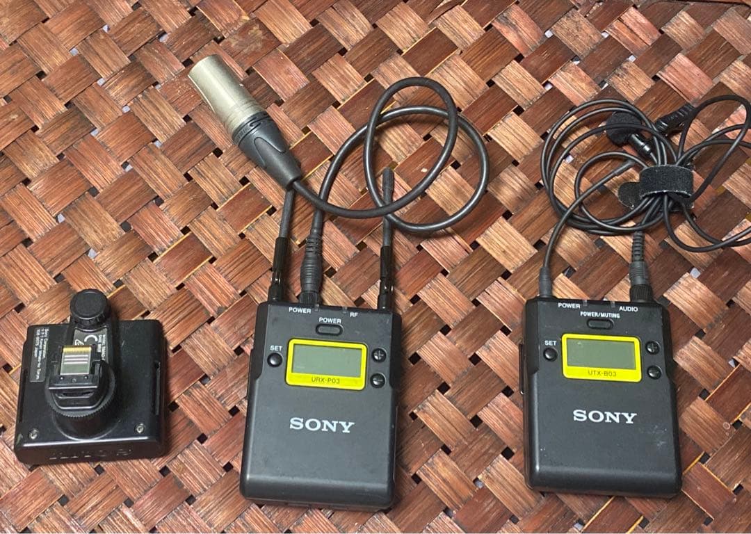 ソニー UWP-D11 ワイヤレスマイク　UTX-B03 URX-P03 送受信