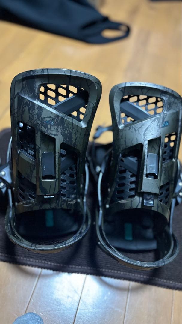 ジェネシス　バートン　レアカラー スノーボード ビンディング M