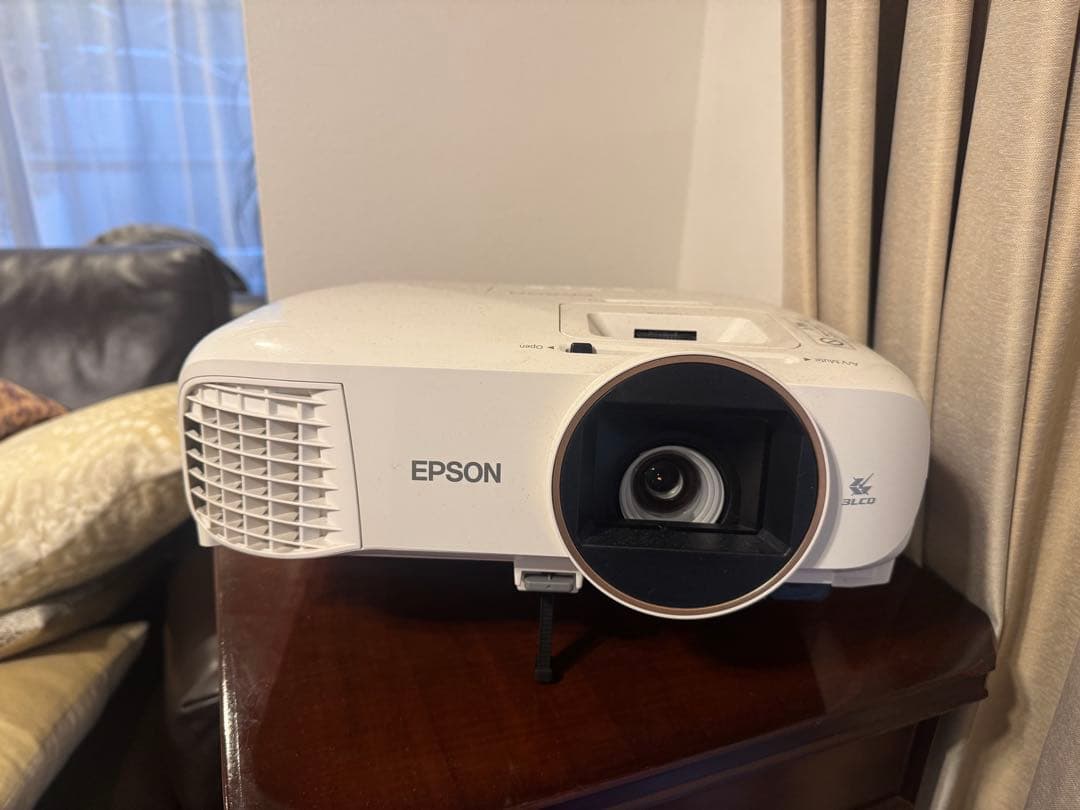 EPSON EH-TW5650 プロジェクター本体