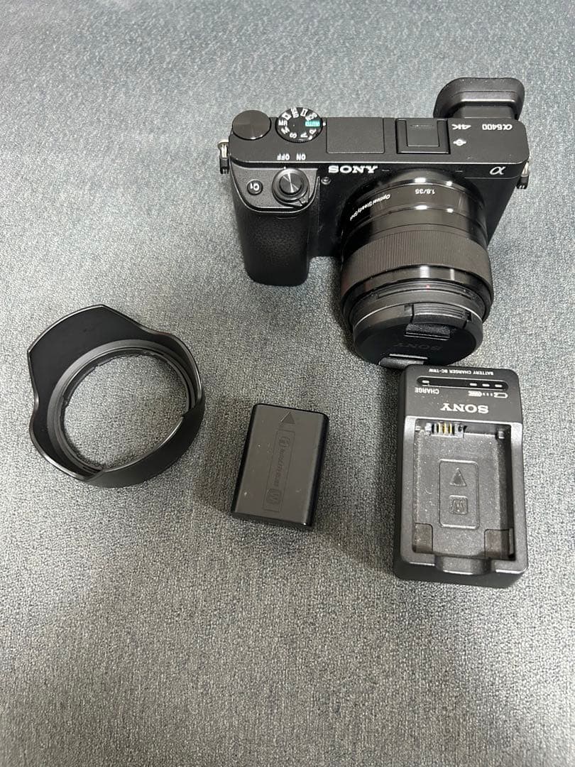 コ*ハ様 SONY α6400 ミラーレスカメラ 本体とレンズ付き