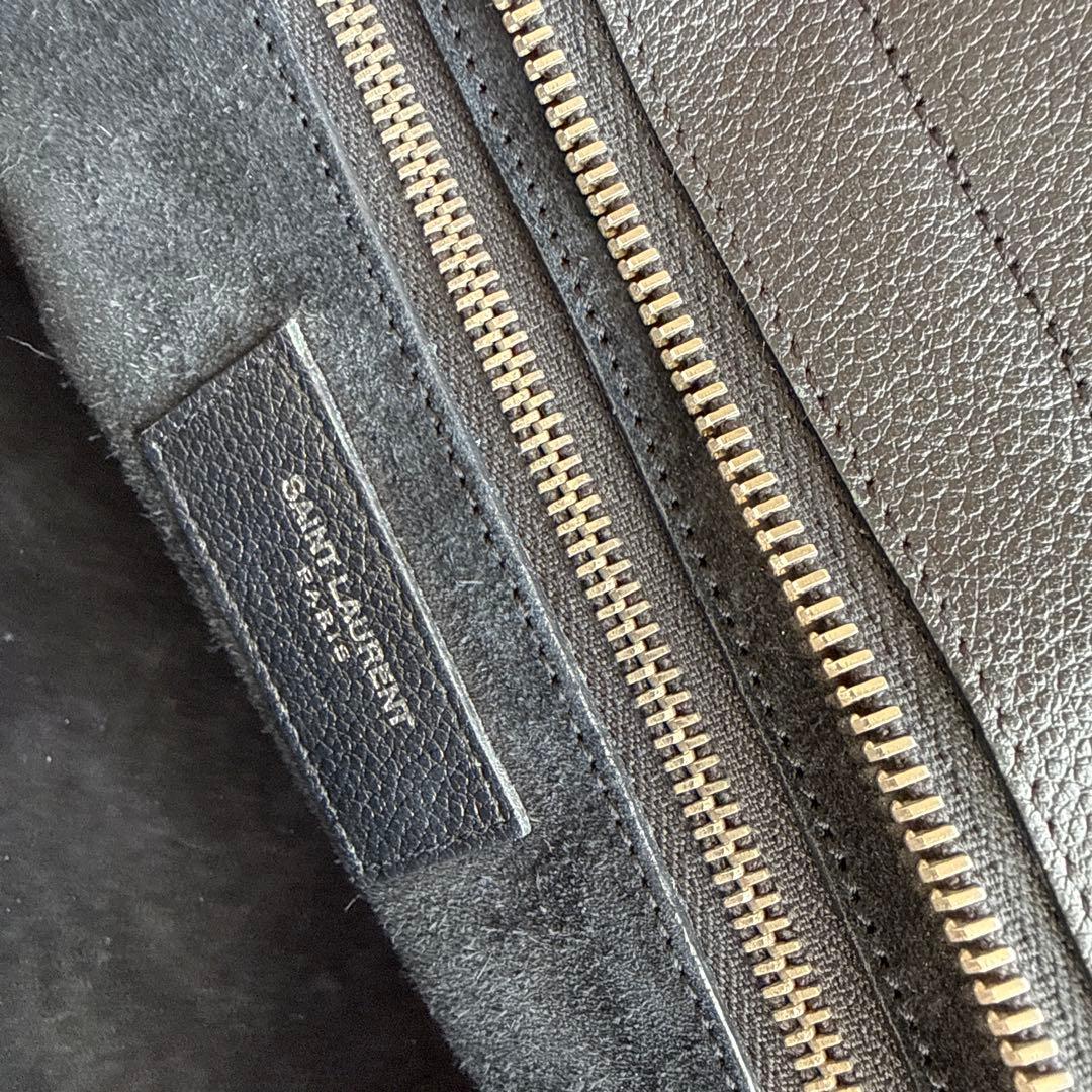 SAINT LAURENT ブラックハンドバッグ