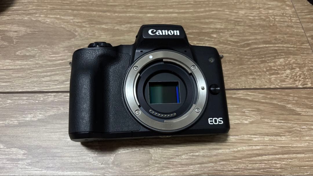 Canon EOS kiss M 標準ズームレンズキット+22mm単焦点レンズ