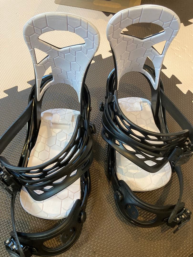 BURTON バインディング　SMALLS Lサイズ（キッズのLサイズ）バートン