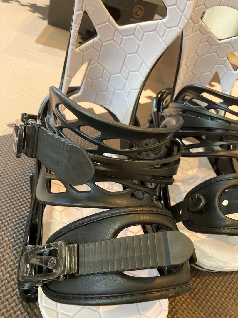 BURTON バインディング　SMALLS Lサイズ（キッズのLサイズ）バートン