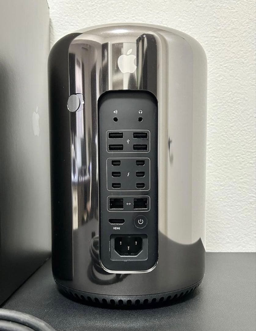 Apple Mac Pro(Late 2013) 8コアIntelXeonE5