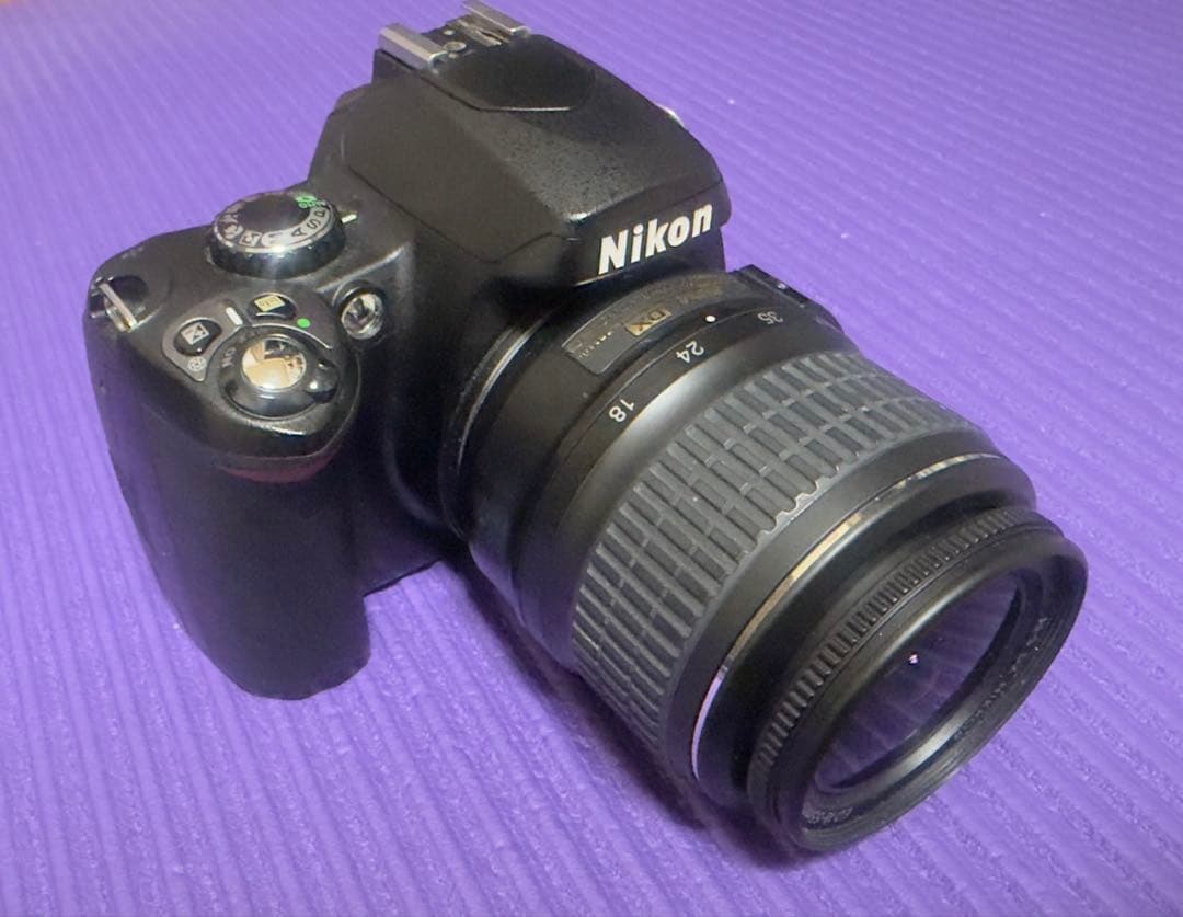 Nikon ニコン デジタル一眼レフカメラ D40