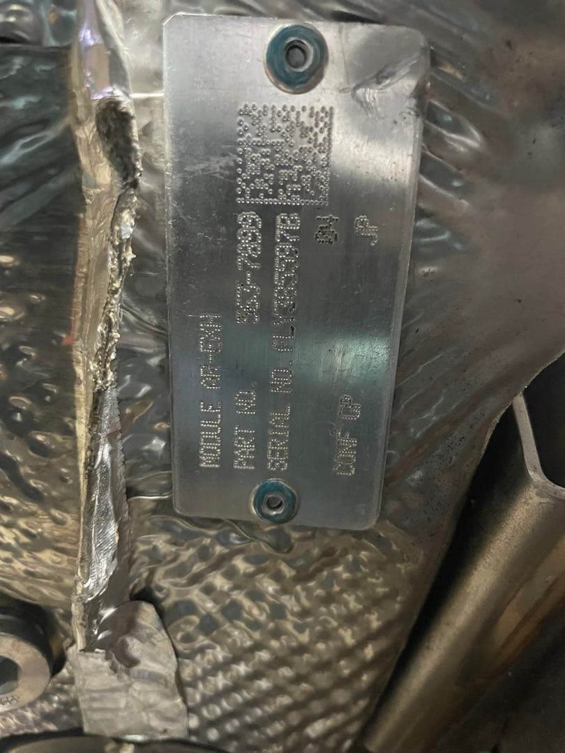 中古の触媒コンバーターです。