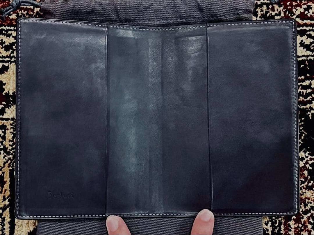 berluti ブックカバー　ネロ