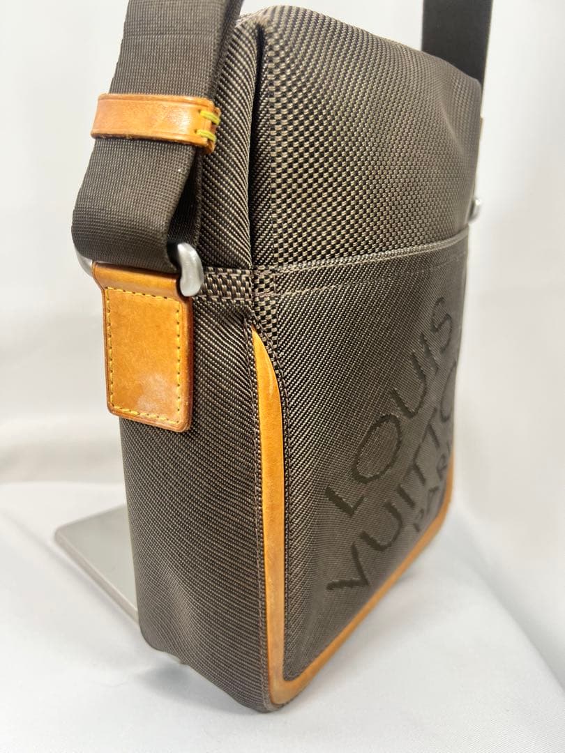 LOUIS VUITTON メッセンジャーバッグ グレー