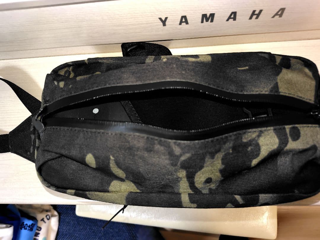 BLACK EMBER ボディバッグ 迷彩 ポーチ