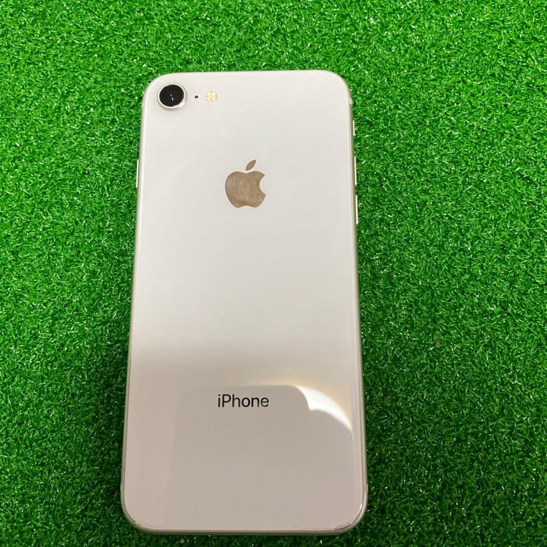iPhone8 シルバー　64GB
