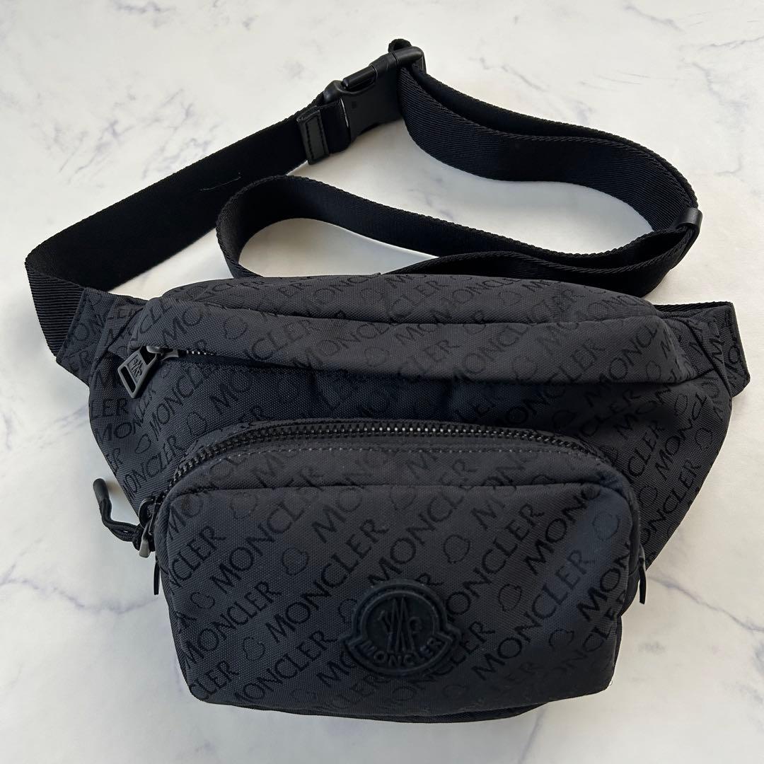 未使用級 モンクレール DURANCE 2023年モデル ウエストバッグ 総柄