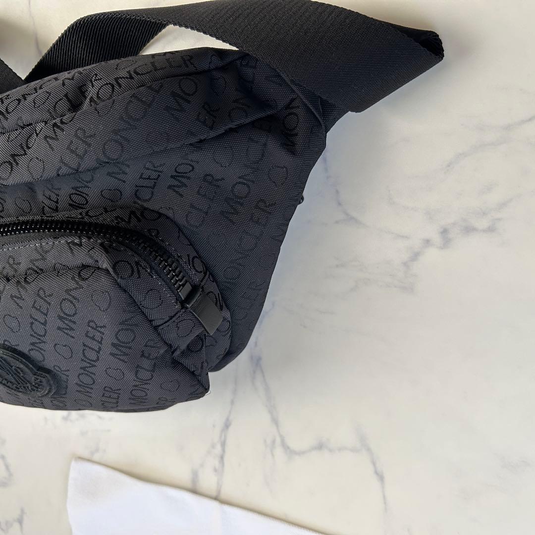 未使用級 モンクレール DURANCE 2023年モデル ウエストバッグ 総柄