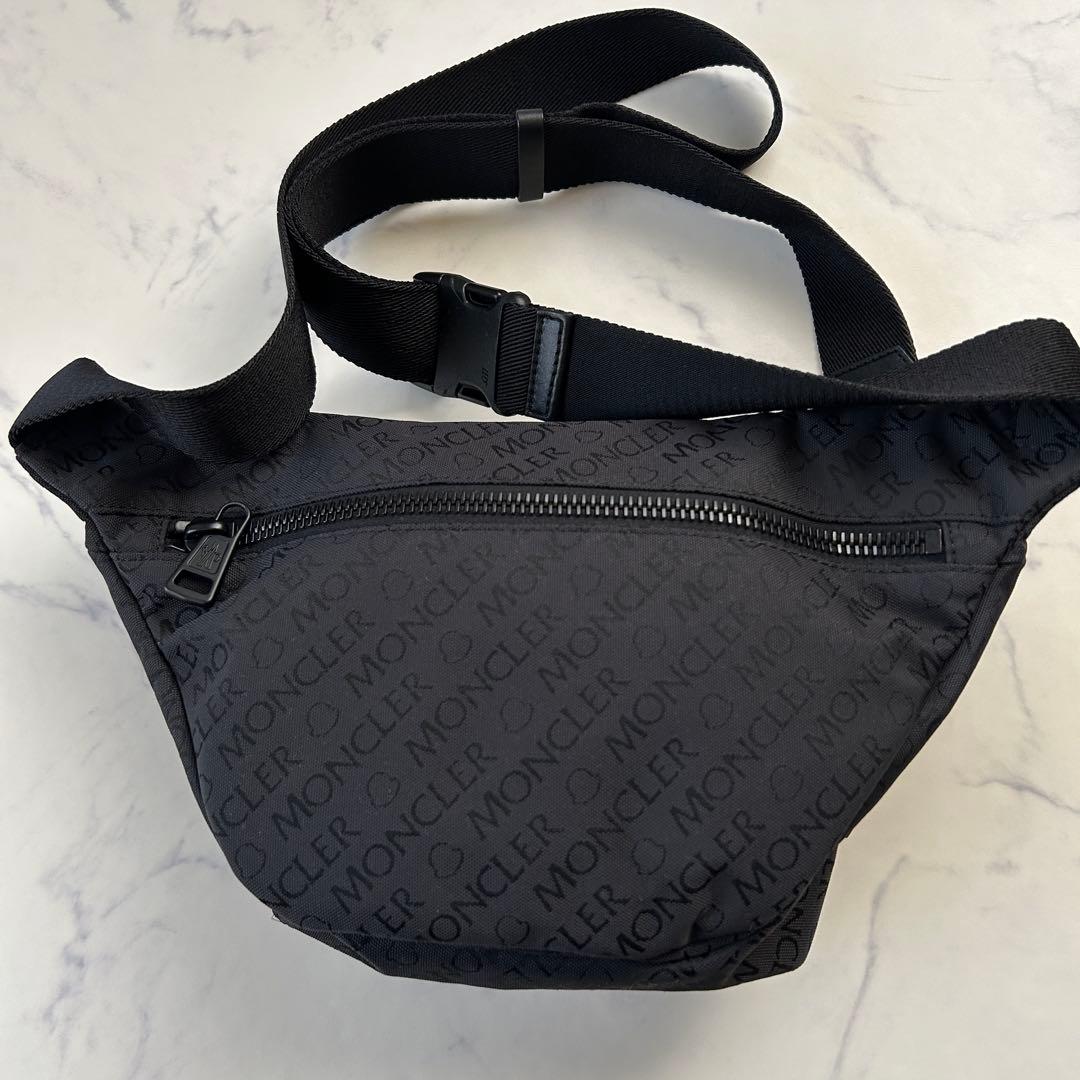 未使用級 モンクレール DURANCE 2023年モデル ウエストバッグ 総柄