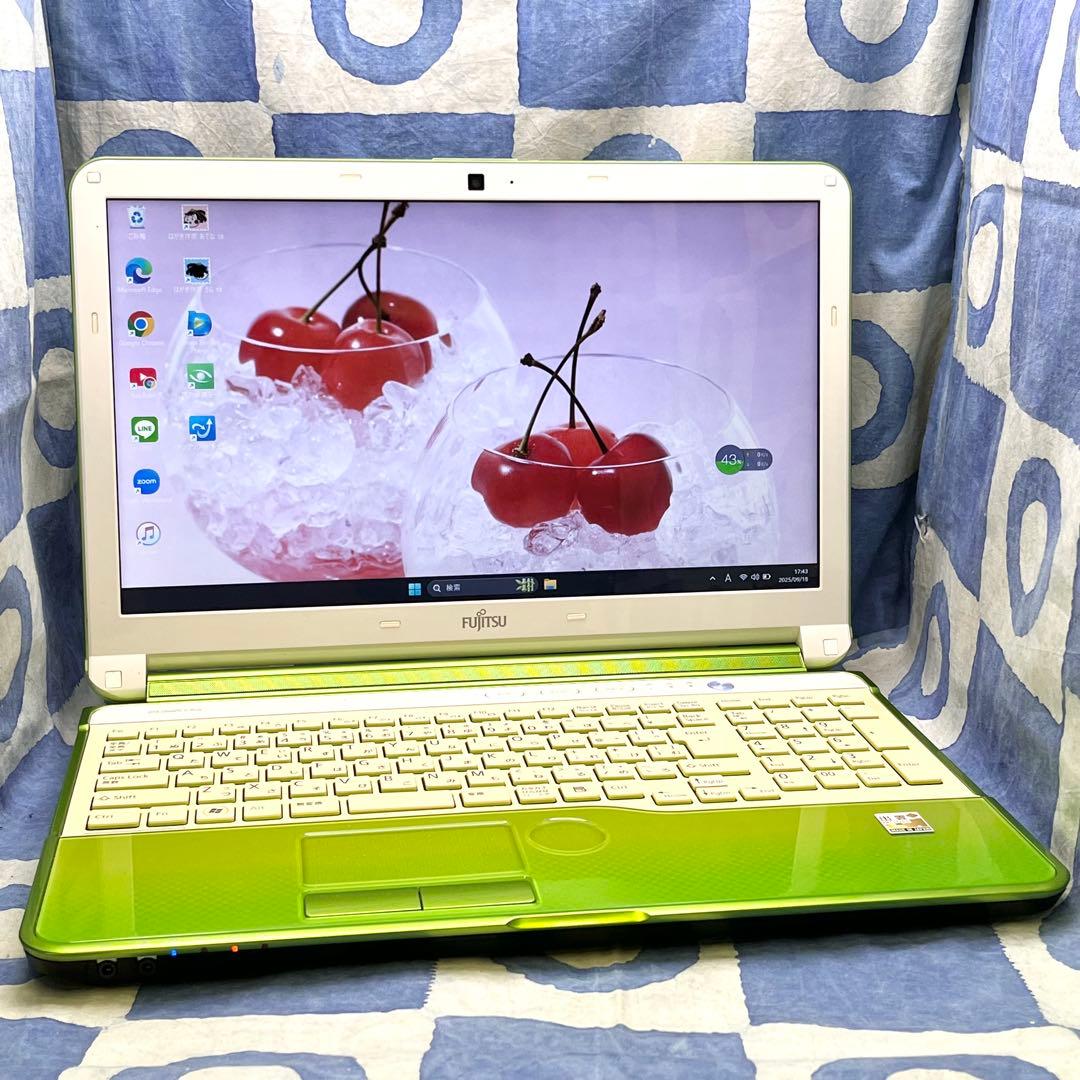 快適SSD☆高性能i5☆希少なグリーンノートPC♡カメラ&ブルーレイ♪Win11