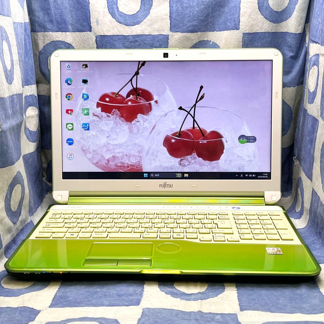 快適SSD☆高性能i5☆希少なグリーンノートPC♡カメラ&ブルーレイ♪Win11