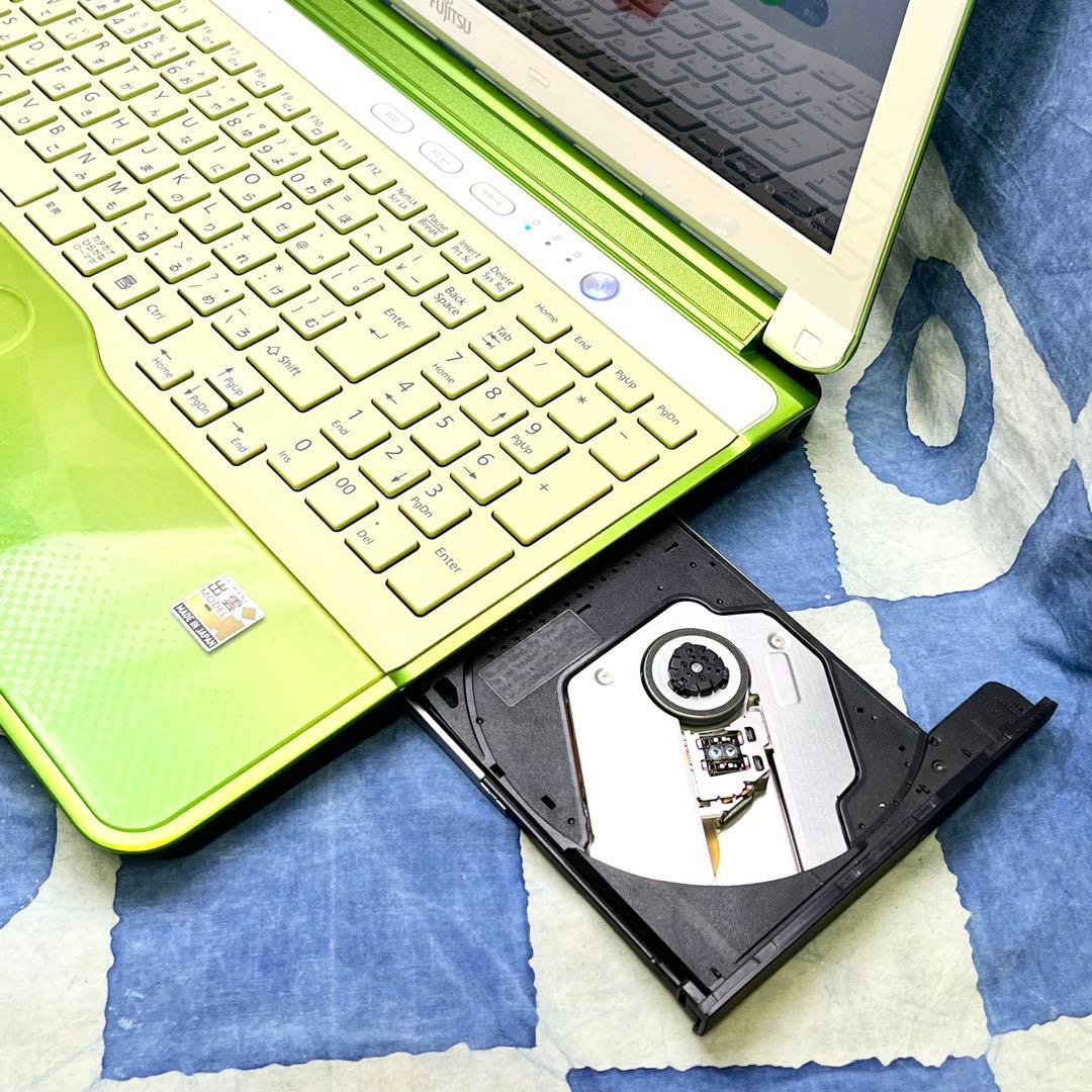 快適SSD☆高性能i5☆希少なグリーンノートPC♡カメラ&ブルーレイ♪Win11