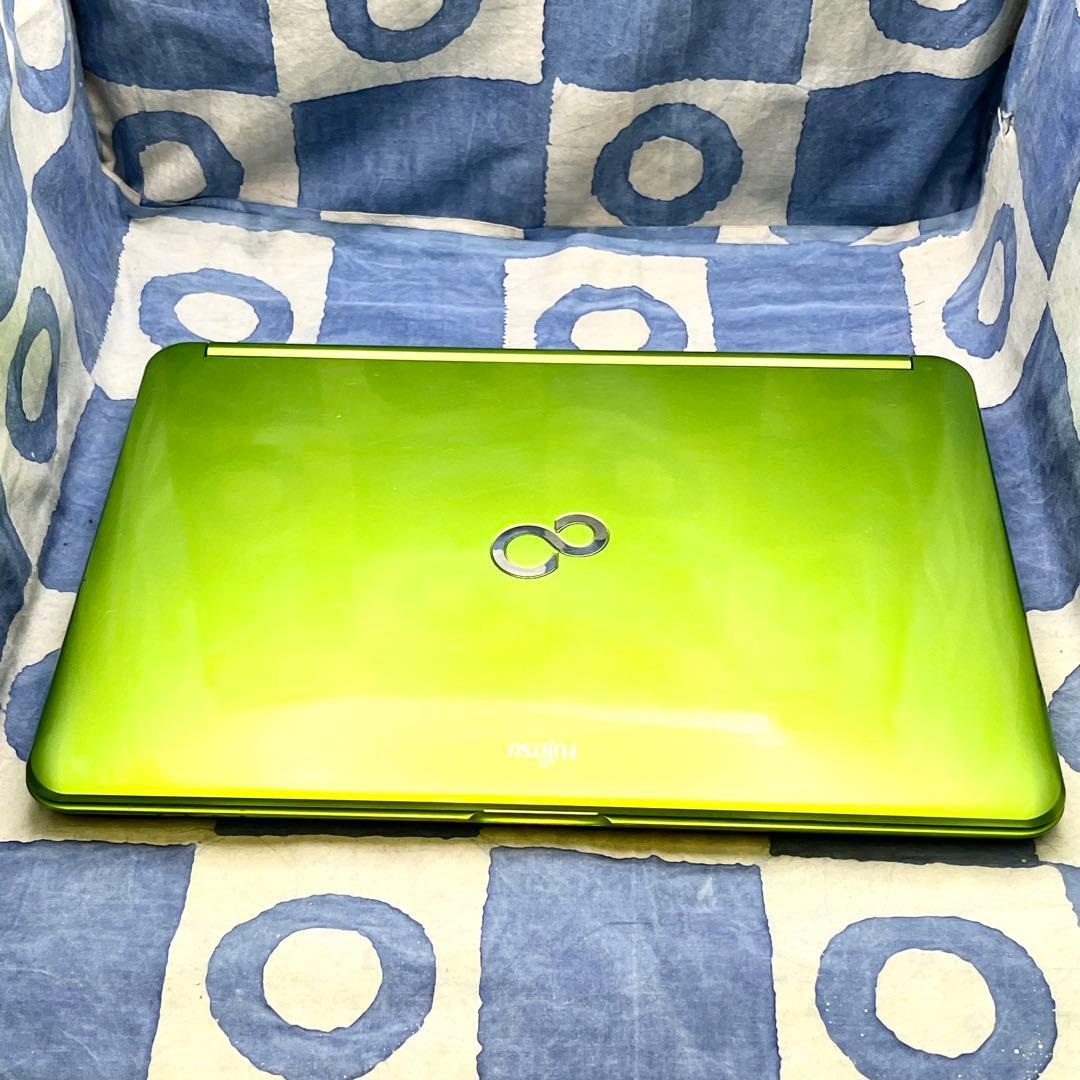 快適SSD☆高性能i5☆希少なグリーンノートPC♡カメラ&ブルーレイ♪Win11