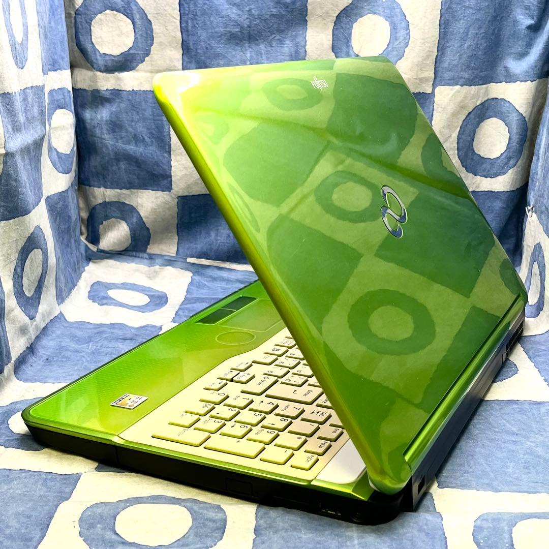 快適SSD☆高性能i5☆希少なグリーンノートPC♡カメラ&ブルーレイ♪Win11