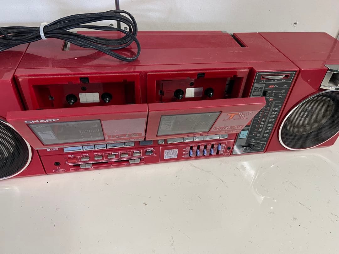 S*5様 レトロで希少な赤いダブルラジカセ　SHARP QT-88R