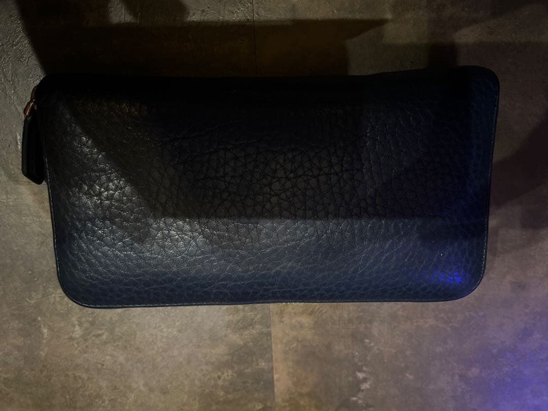 FENDI フエンディ　長財布　ラウンドファスナー　fendi 美品　ネイビー