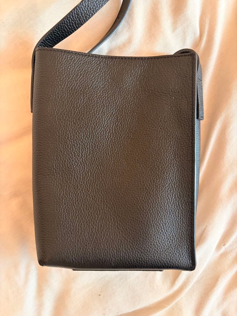 MARNI レザーショルダーバッグ　ブラック