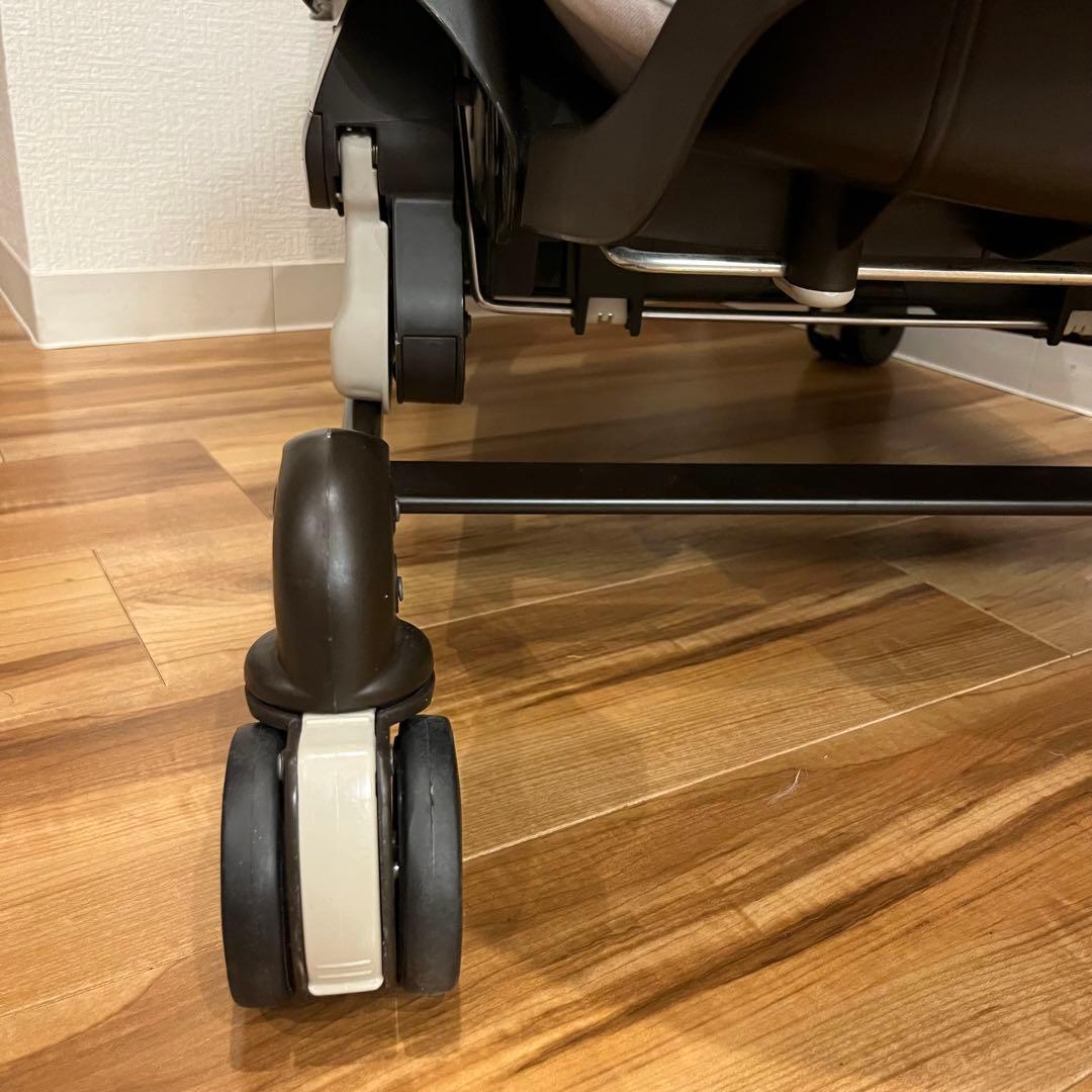 【美品】 コンビ ネムリラ 4キャス ハイローチェア アカチャンホンポ限定