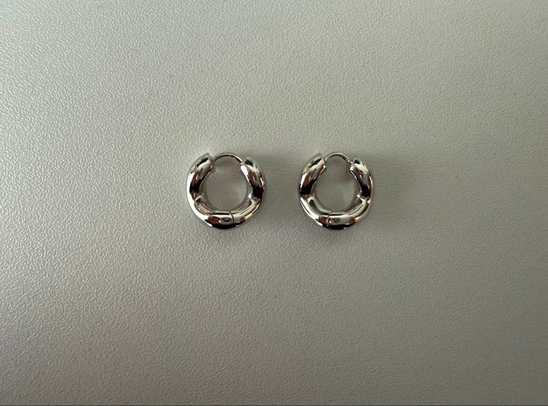 アクセサリー charlotte chesnais Petit Wave Earrings