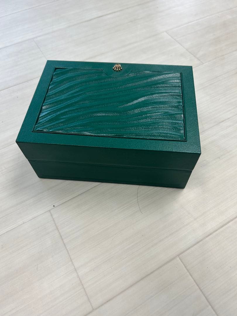 y*。様 純正現行品　ロレックス　ボックス　Mサイズ