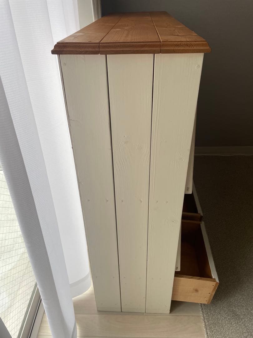 カントリー風シェルフ　アンティークキャビネット　本棚　収納ラック