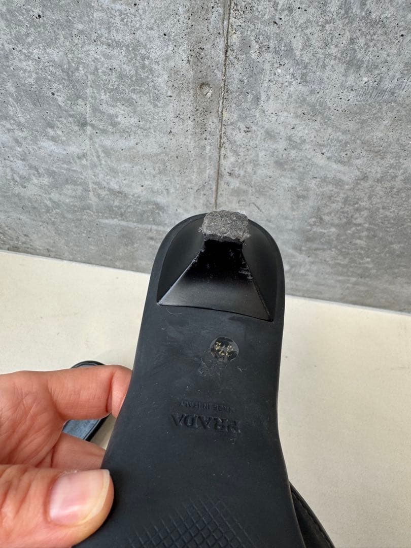 PRADA 低いヒールシューズ　37.5