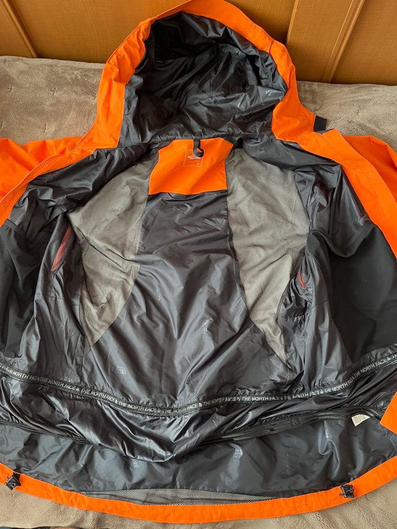 【おたり】THE NORTH FACE ウエア　オレンジ　Lサイズ