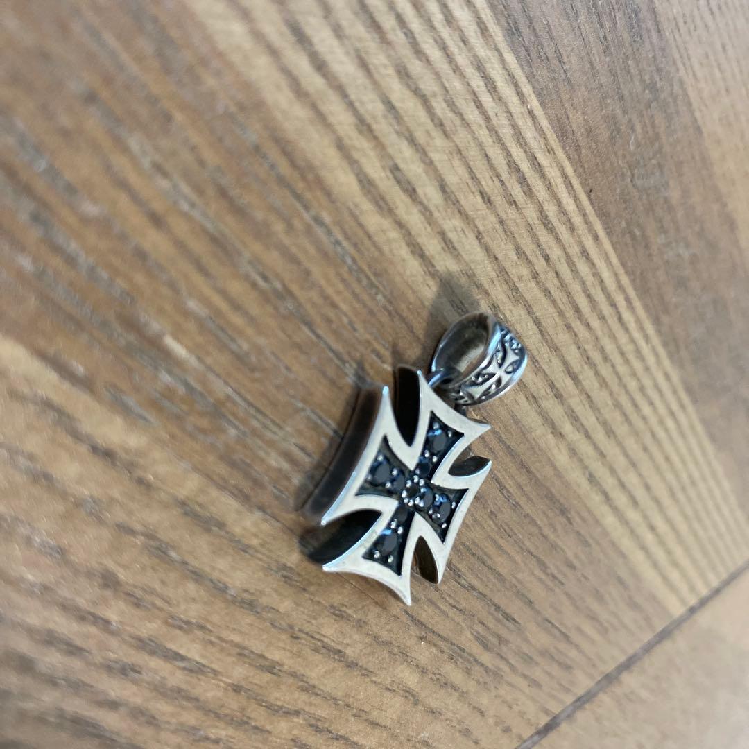 たくぞうDeal design ディールデザイン　アイアンクロスペンダント