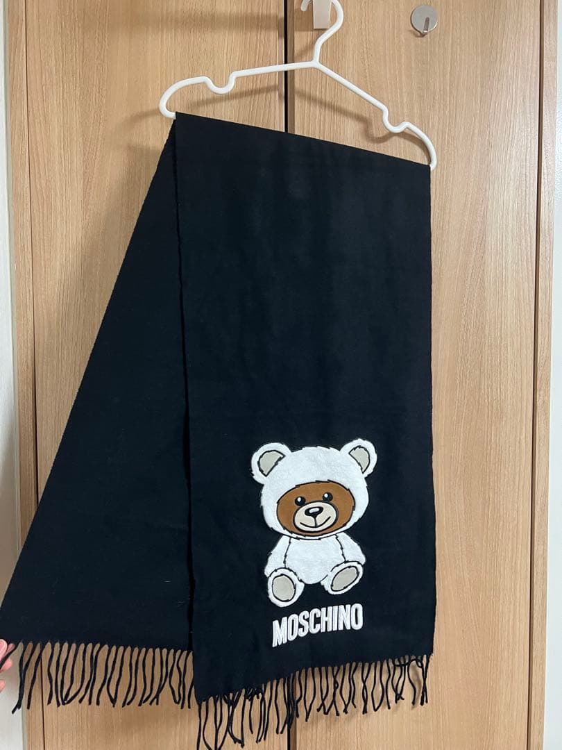 MOSCHINO クマ刺繍 マフラー 黒