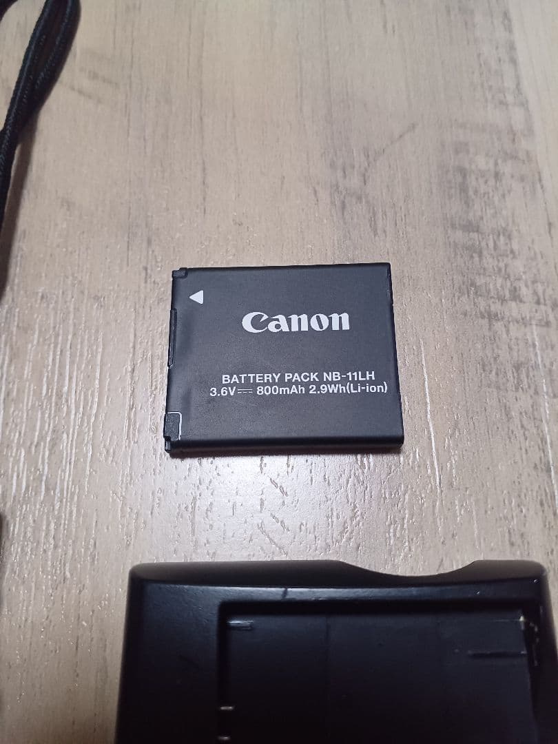 Canon IXY650コンパクトデジタルカメラ 純正充電器付　Wi-Fi搭載