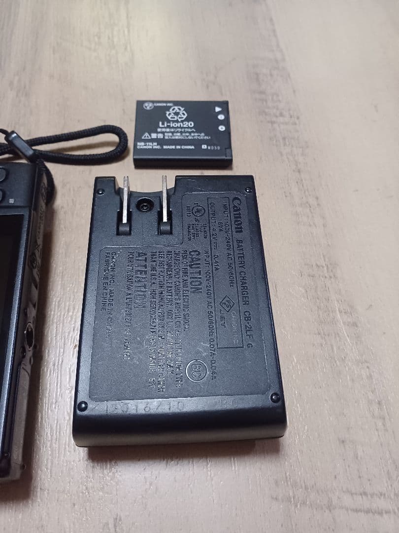 Canon IXY650コンパクトデジタルカメラ 純正充電器付　Wi-Fi搭載