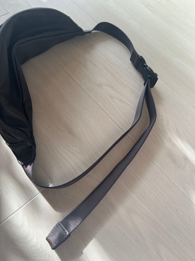 【新品未使用】エンダースキーマ HenderScheme ボディバッグ