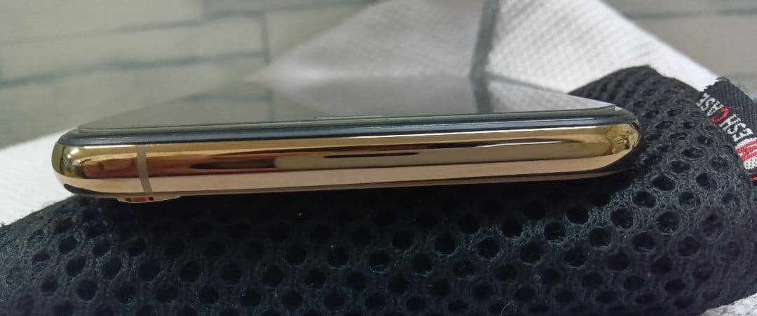 iPhone XS MAX　256GB ゴールド