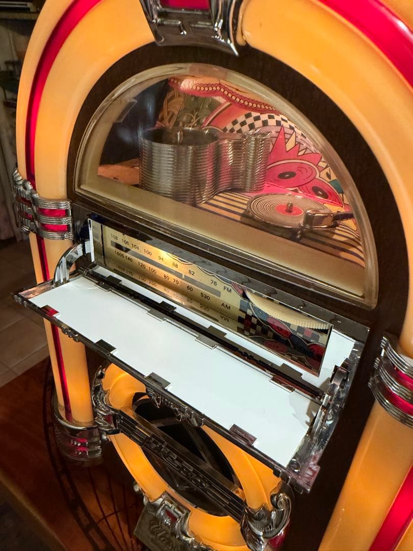 ジュークボックス型ラジカセ