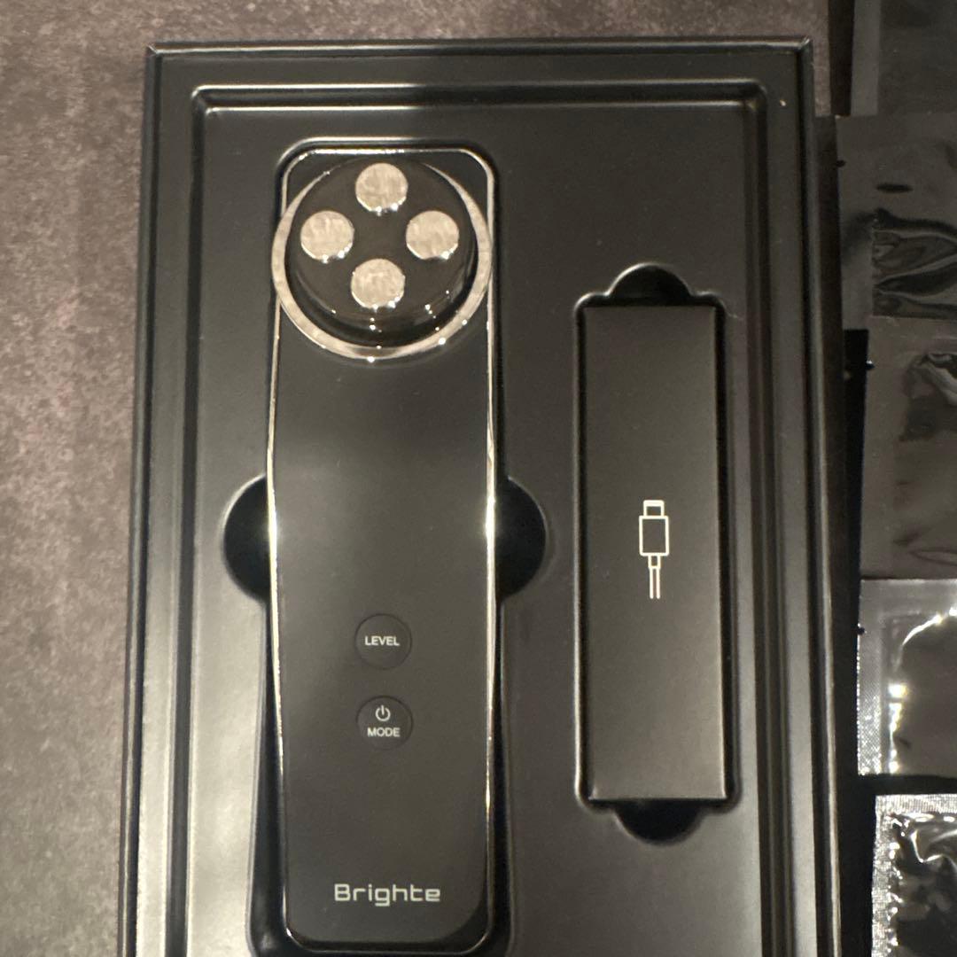 Brighte ELEKI LIFT 美顔器 ⭐︎化粧水1本＋マスク5枚付⭐︎