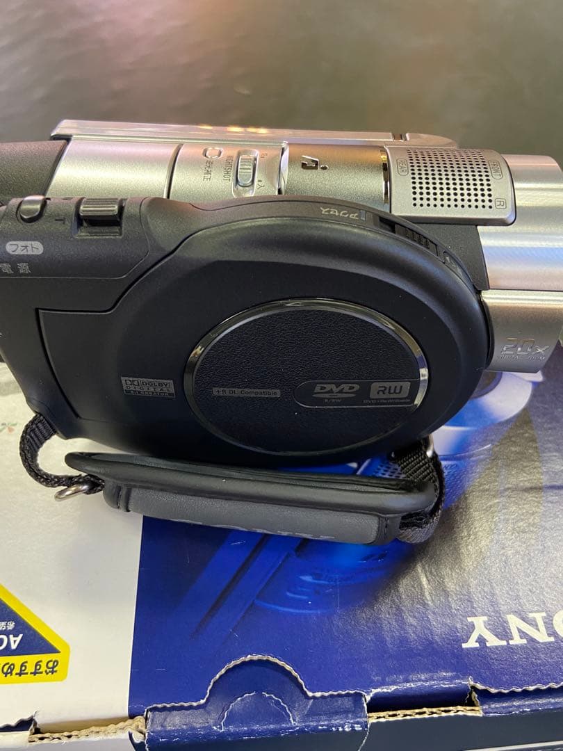 新品　SONY HDR-UX7 ビデオカメラ本体
