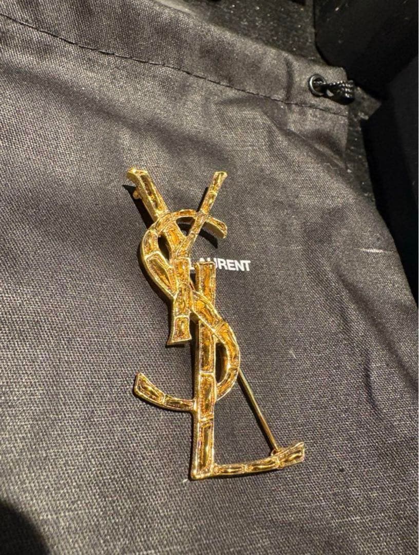 サンローラン　ブローチ